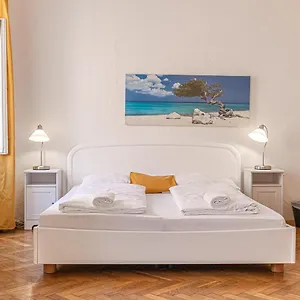 peerles-2br-apt-perfectly-situatedwell-connected.vienna-besthotels.com/